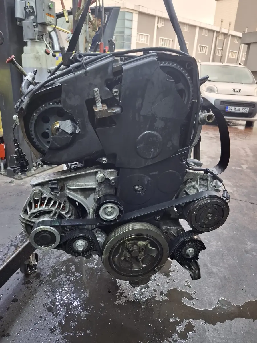 Fiat 1.6 Multijet Opel 1.6 Çıkma Motor fotoğraflı stok görseli