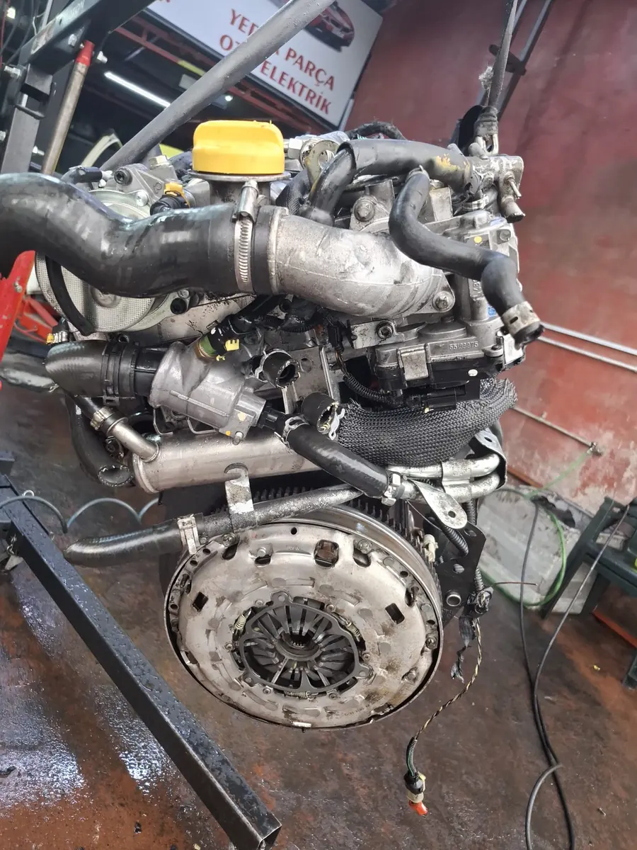 Fiat 1.6 Multijet Opel 1.6 Çıkma Motor fotoğraflı stok görseli