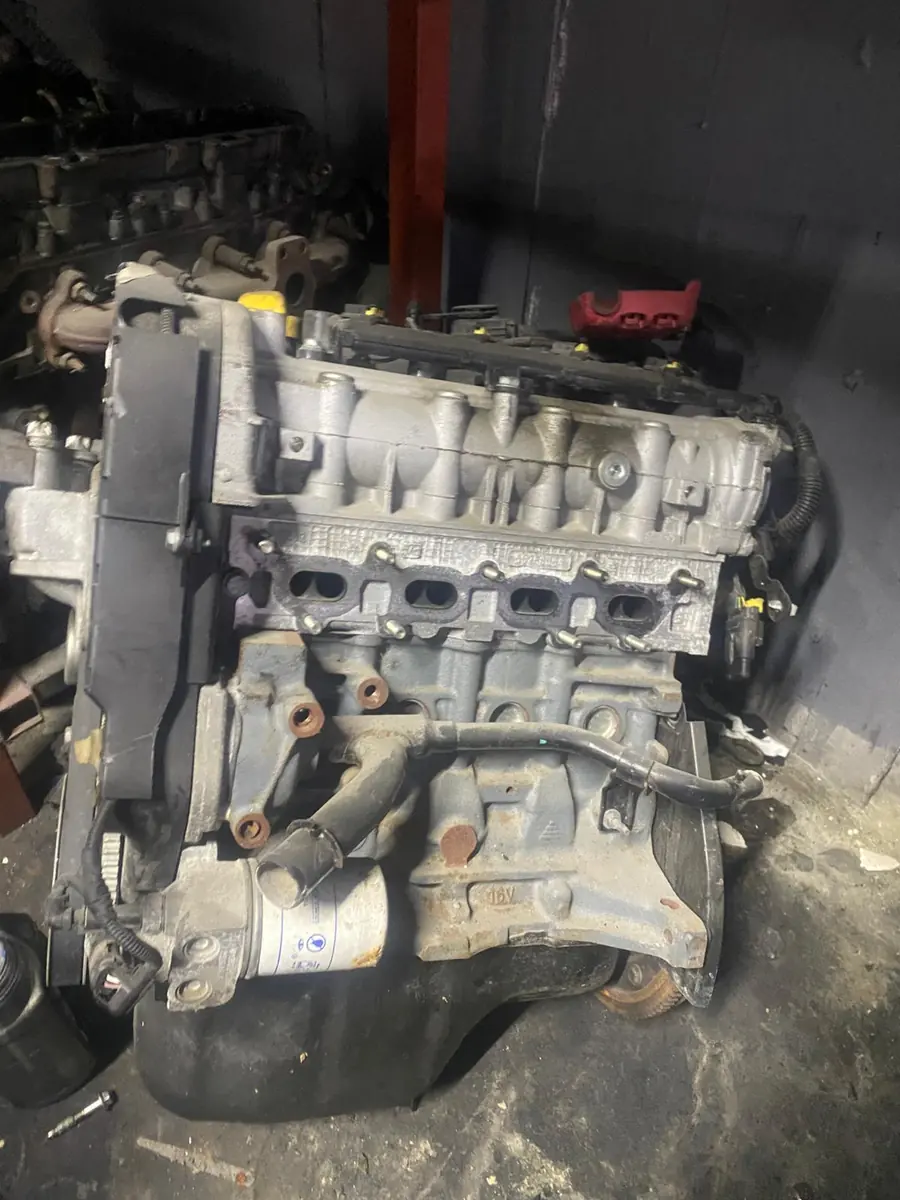 Fiat Egea 1.4 Benzin Çıkma Motor fotoğraflı stok görseli